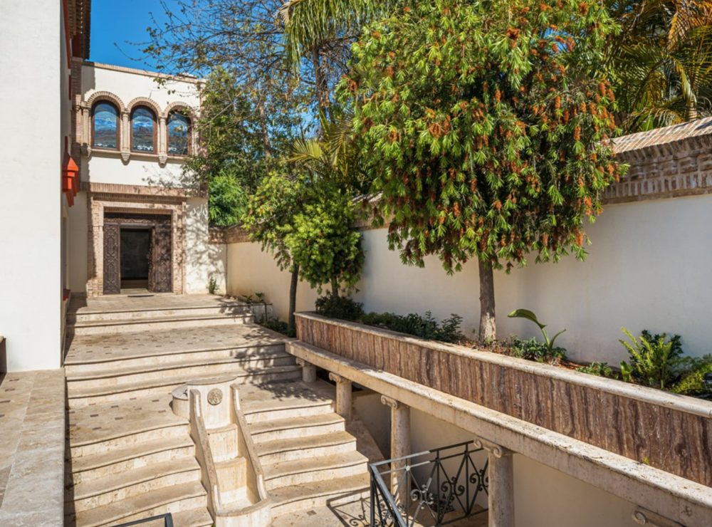 Casa Ana villa Altos de Puente Romano Marbella Golden Mile sea views