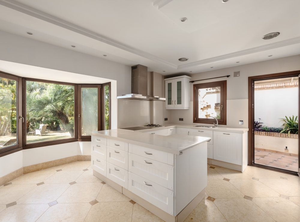 Casa Ana villa Altos de Puente Romano Marbella Golden Mile sea views