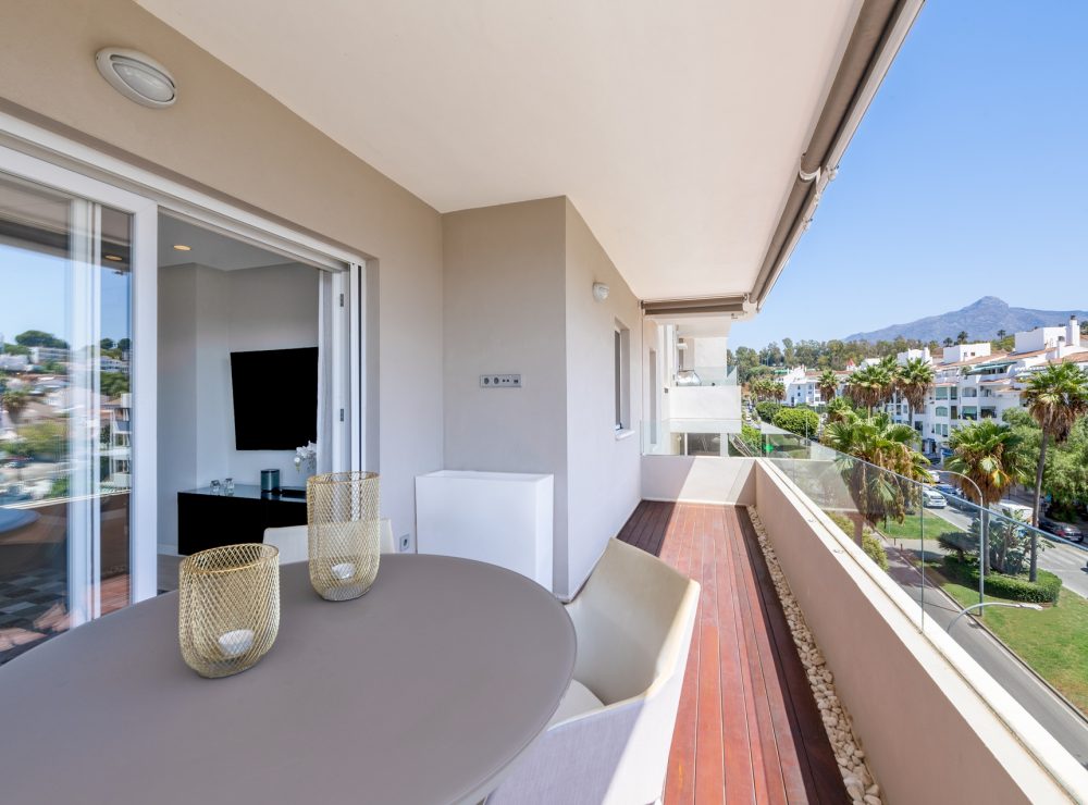 La Campana apartment Nueva Andalucia Marbella