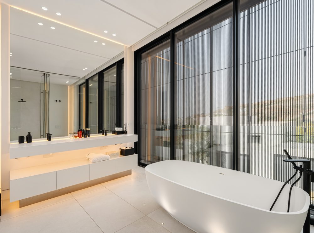 Villa Nebbia frontline golf villa La Alqueria Benahavis Marbella