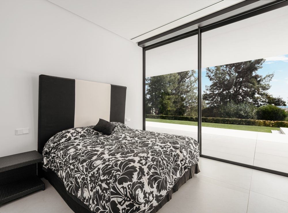 Villa Nebbia frontline golf villa La Alqueria Benahavis Marbella