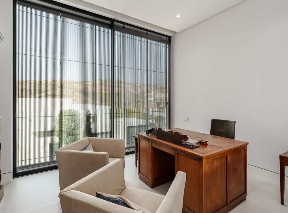 Villa Nebbia frontline golf villa La Alqueria Benahavis Marbella