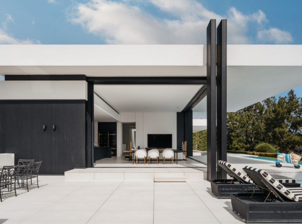 Villa Nebbia frontline golf villa La Alqueria Benahavis Marbella