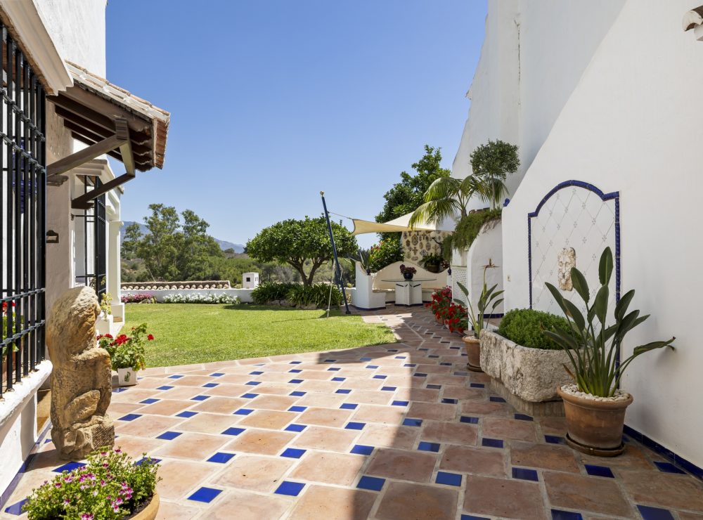 Townhouse Los Toreros Nueva Andalucia Puerto Banus Marbella