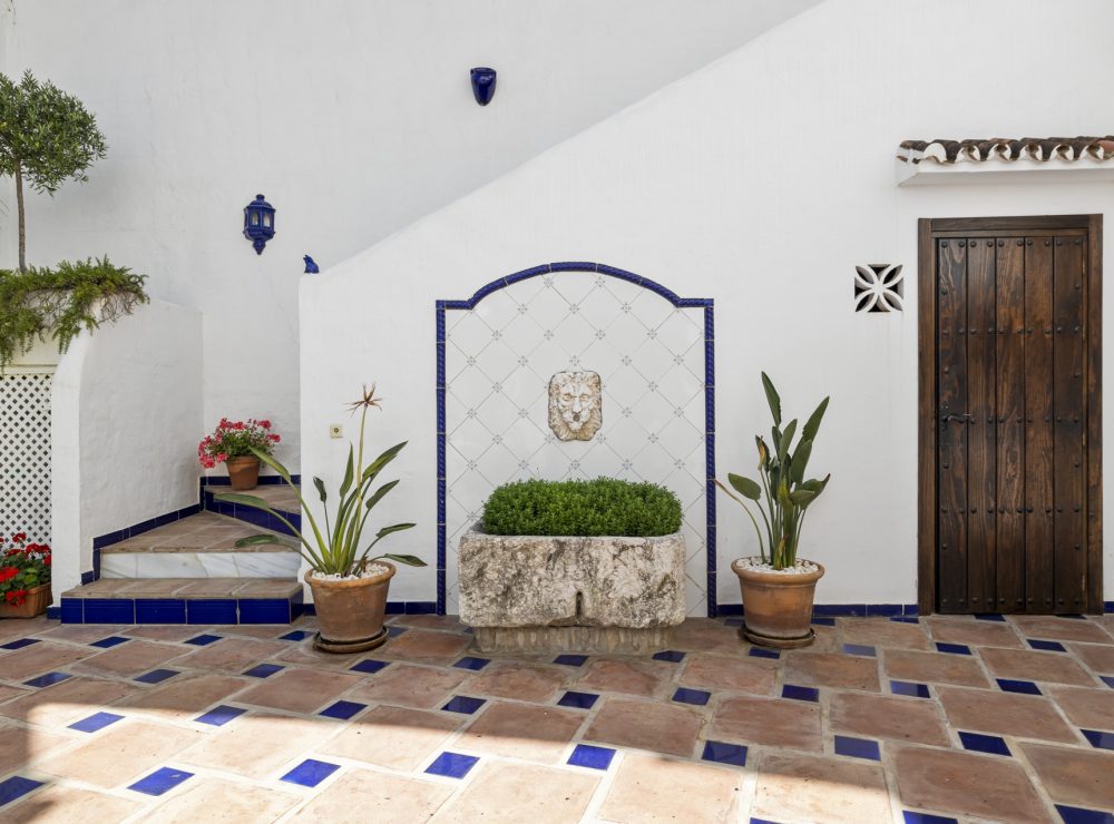 Townhouse Los Toreros Nueva Andalucia Puerto Banus Marbella