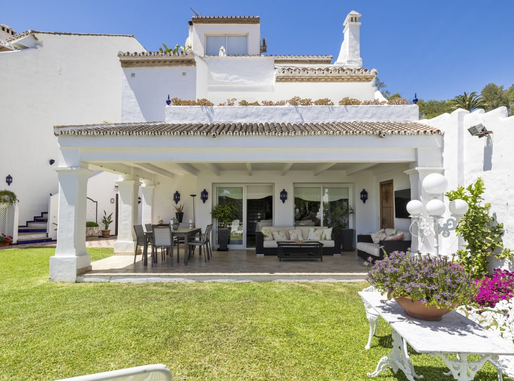 Townhouse Los Toreros Nueva Andalucia Puerto Banus Marbella