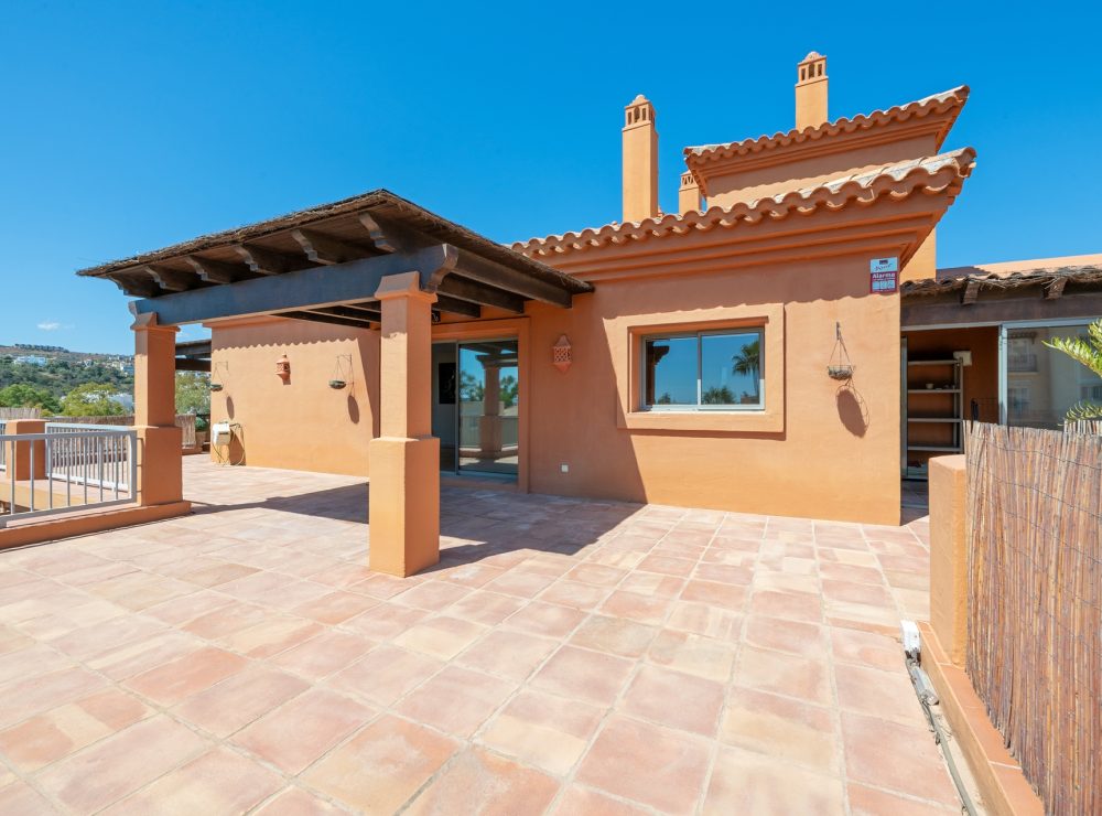 Corner penthouse Benatalaya Benahavis Marbella