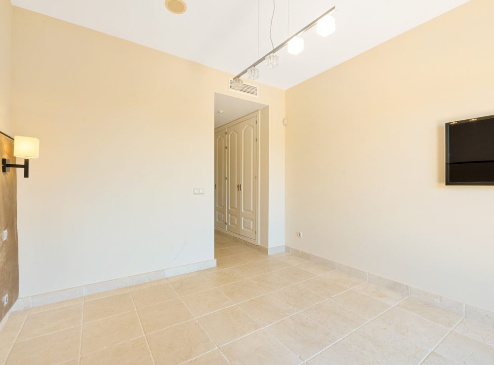 Corner penthouse Benatalaya Benahavis Marbella