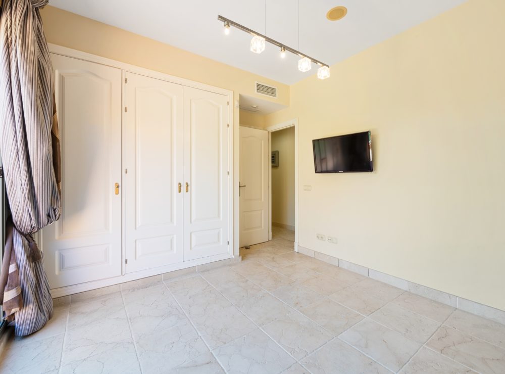 Corner penthouse Benatalaya Benahavis Marbella