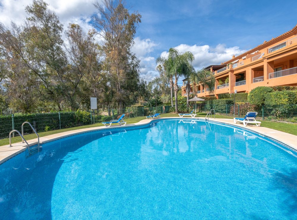 Corner penthouse Benatalaya Benahavis Marbella