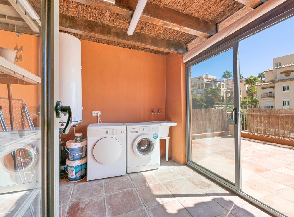 Corner penthouse Benatalaya Benahavis Marbella