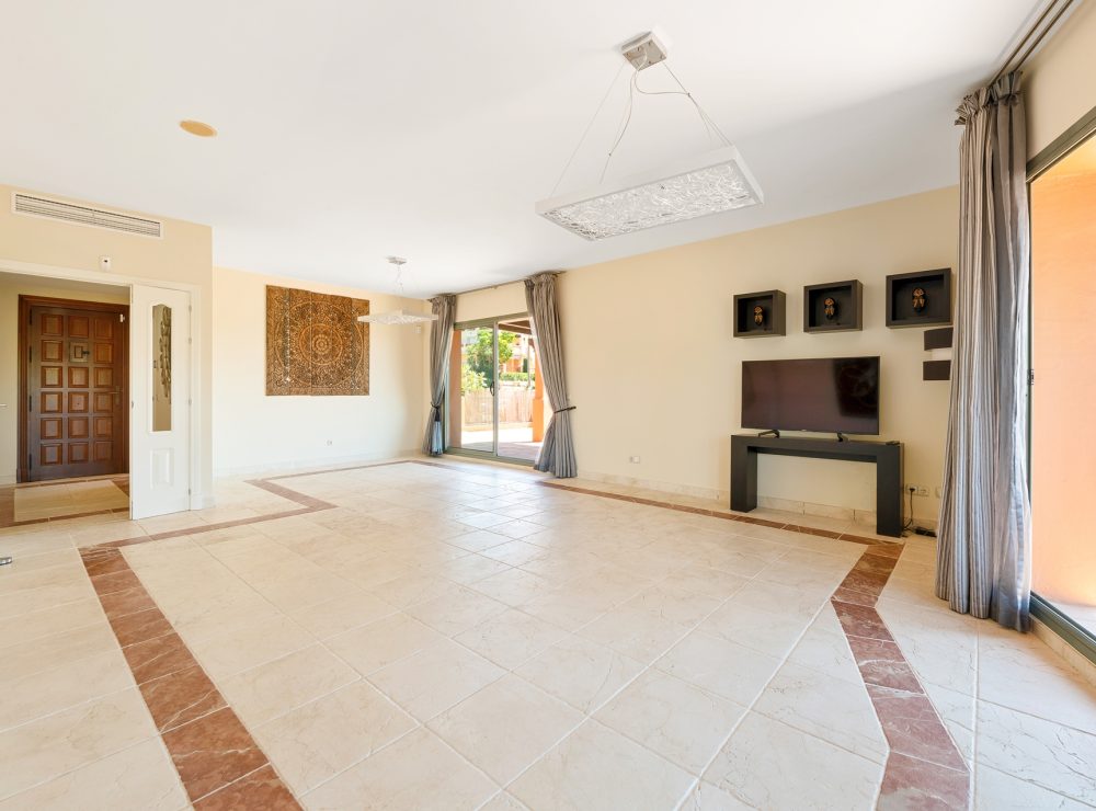 Corner penthouse Benatalaya Benahavis Marbella