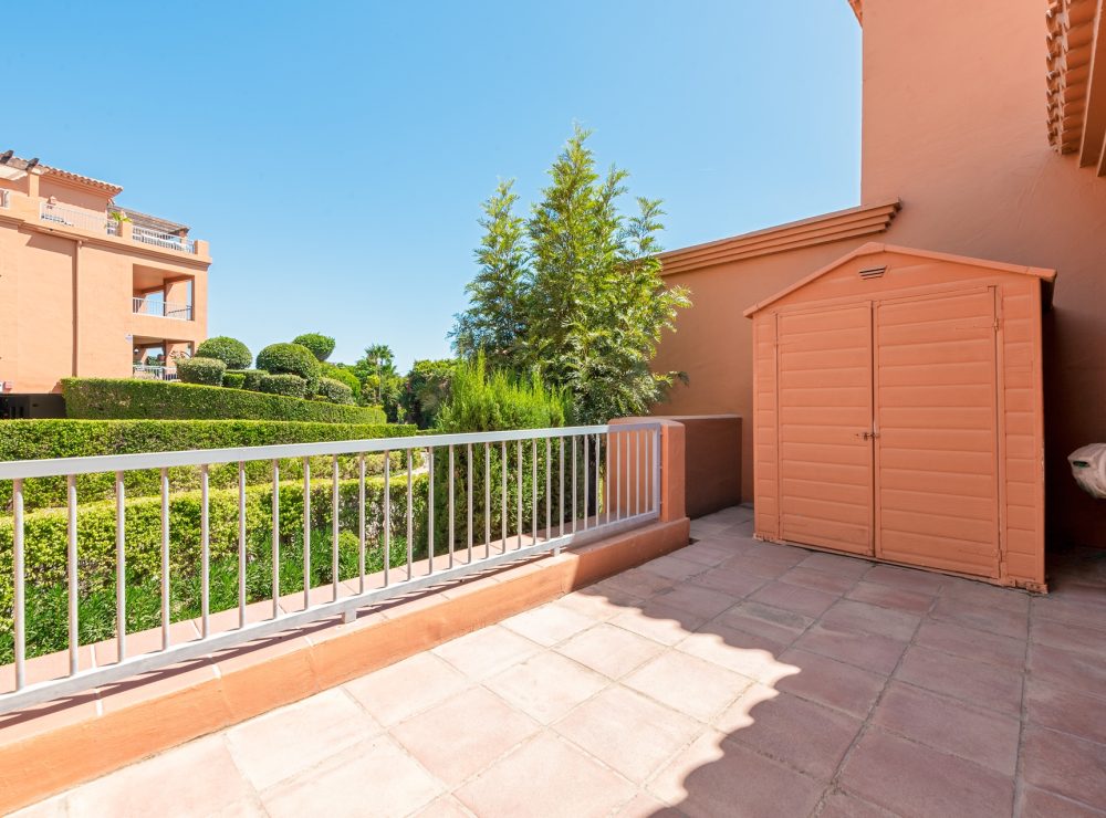 Corner penthouse Benatalaya Benahavis Marbella