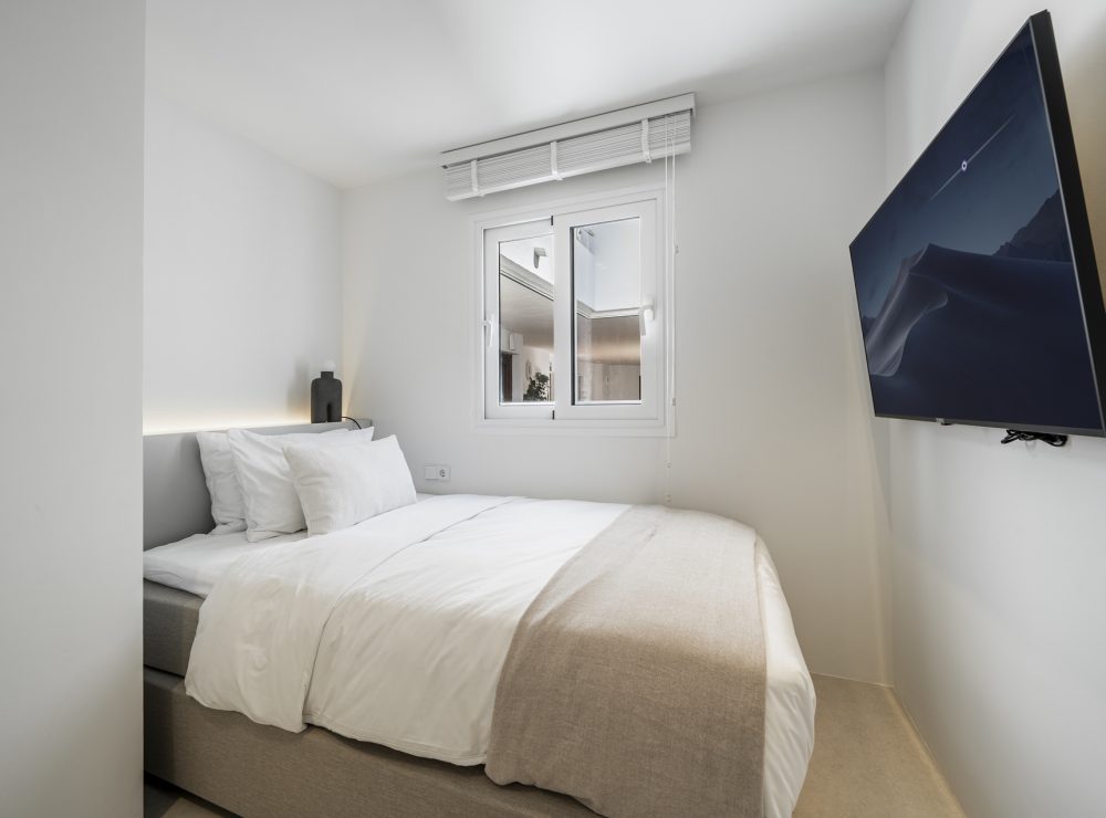 Banus 4 apartment sea views Puerto Banus Marbella