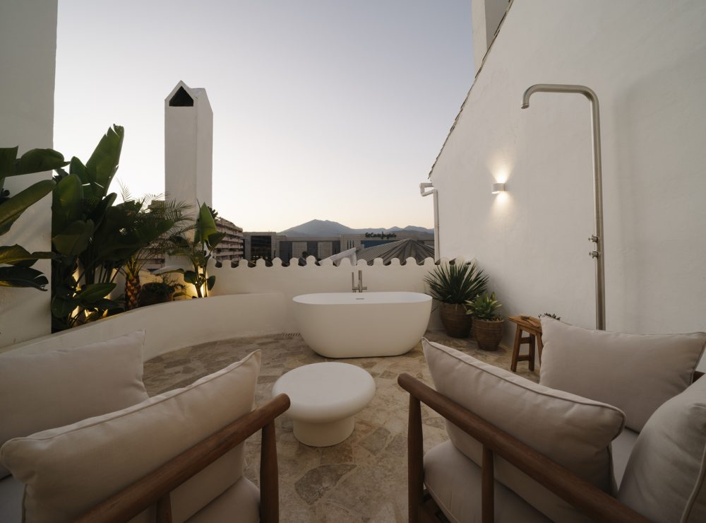 Banus 4 apartment sea views Puerto Banus Marbella