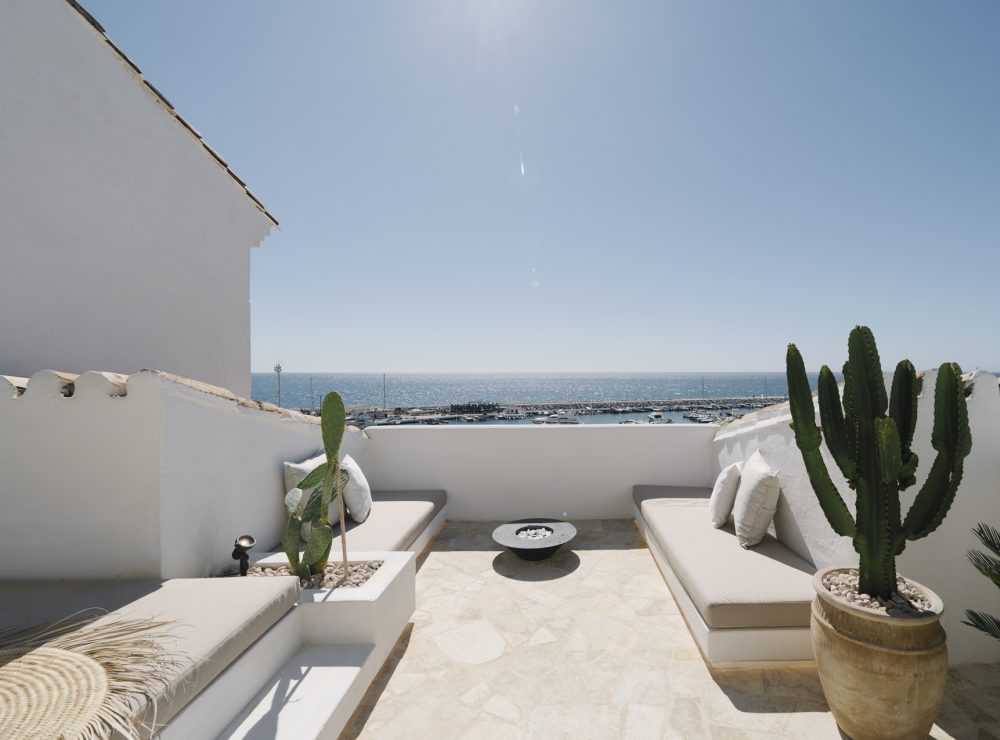 Banus 4 apartment sea views Puerto Banus Marbella