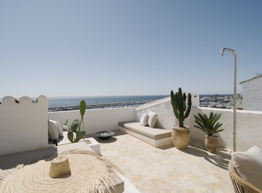 Banus 4 apartment sea views Puerto Banus Marbella