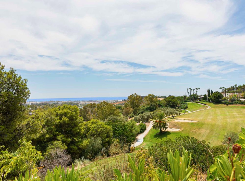 Stunning ground floor apartment El Mirador La Quinta Benahavis Marbella