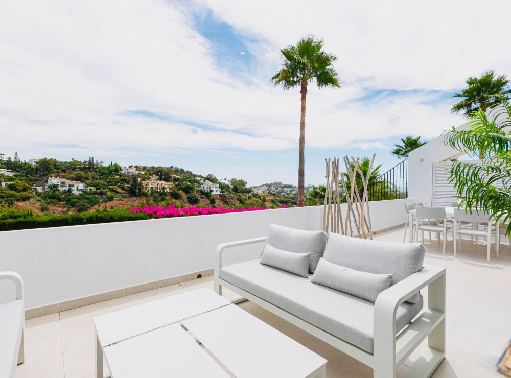 Stunning ground floor apartment El Mirador La Quinta Benahavis Marbella