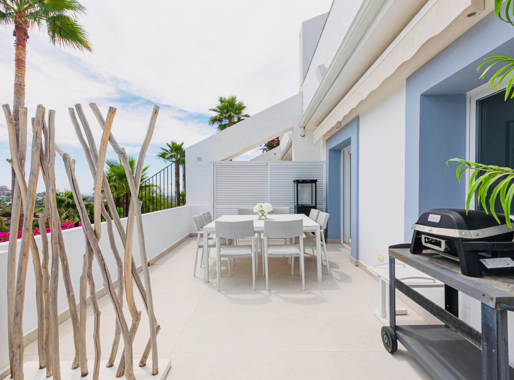 Stunning ground floor apartment El Mirador La Quinta Benahavis Marbella