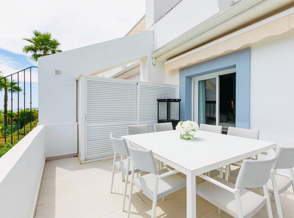 Stunning ground floor apartment El Mirador La Quinta Benahavis Marbella