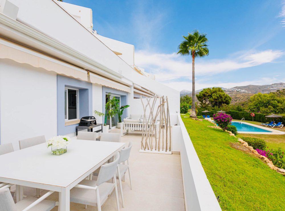 Stunning ground floor apartment El Mirador La Quinta Benahavis Marbella