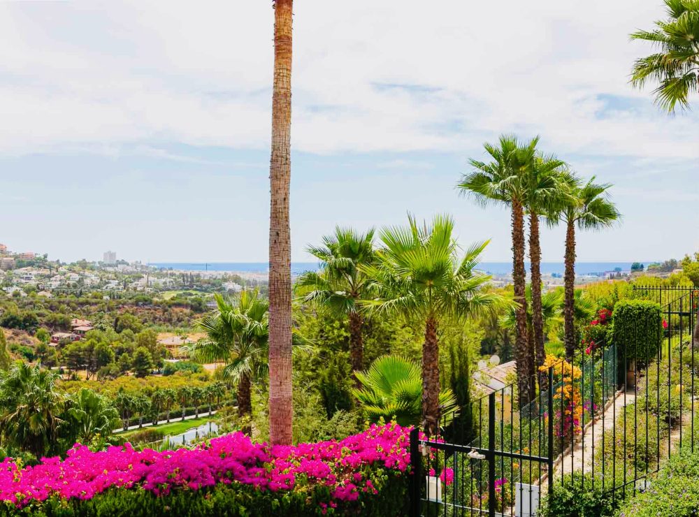 Stunning ground floor apartment El Mirador La Quinta Benahavis Marbella