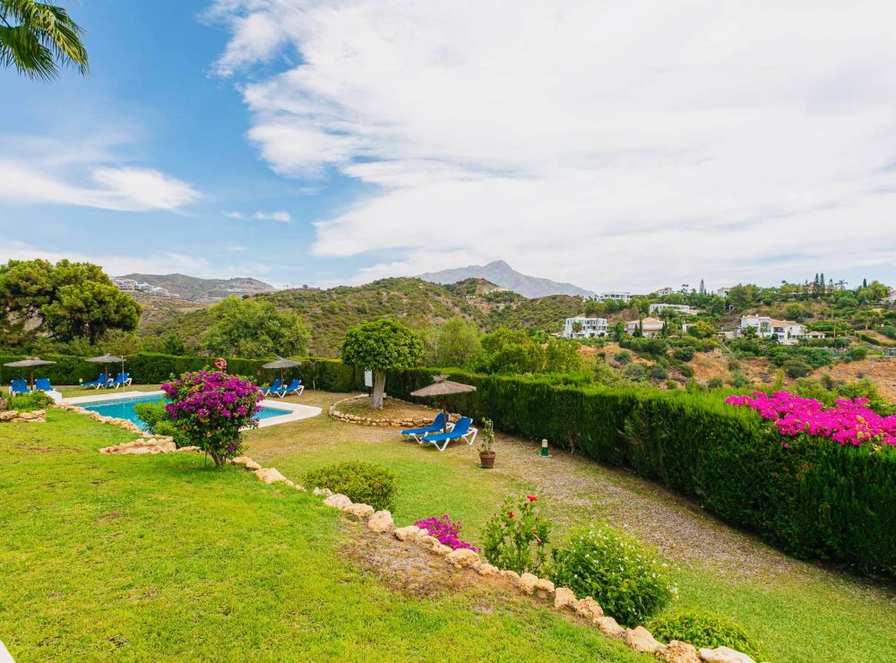 Stunning ground floor apartment El Mirador La Quinta Benahavis Marbella
