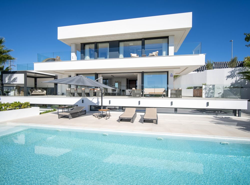 Villa Alfma sea views Nueva Andalucia Marbella