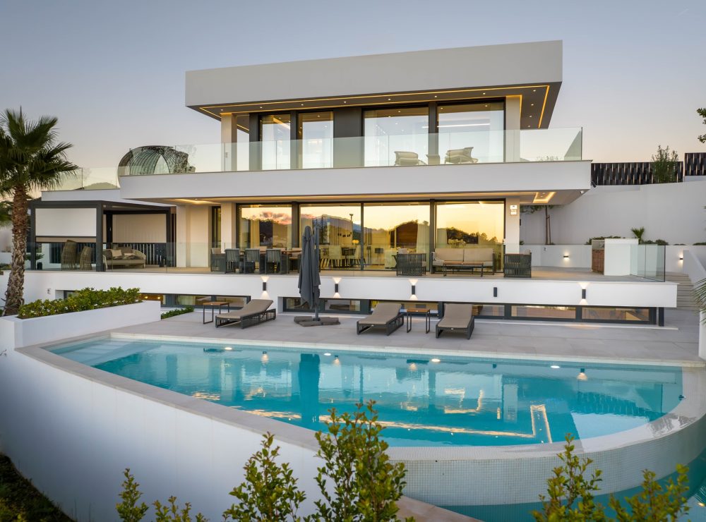 Villa Alfma sea views Nueva Andalucia Marbella