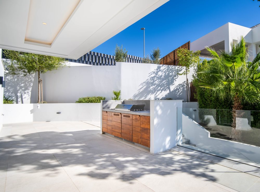 Villa Alfma sea views Nueva Andalucia Marbella