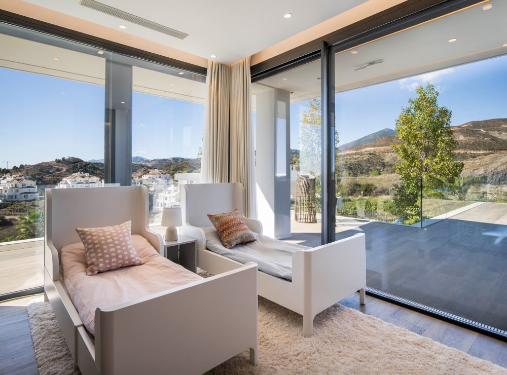 Villa Alfma sea views Nueva Andalucia Marbella