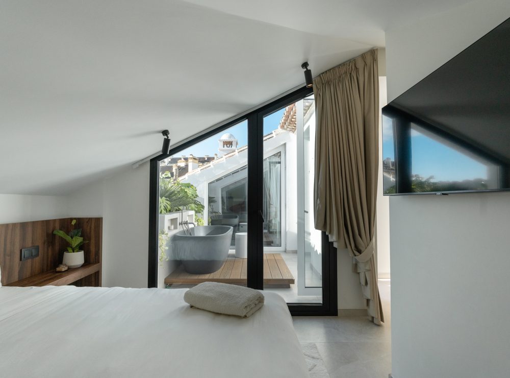 Las Lolas 16 duplex penthouse  Nueva Andalucia Marbella