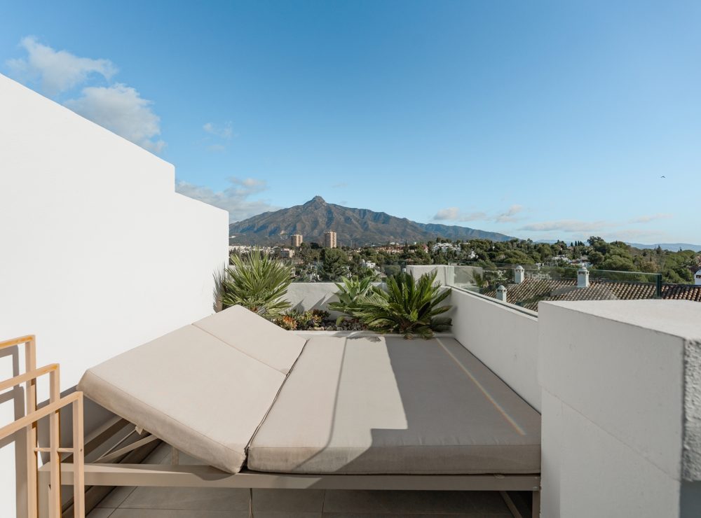 Las Lolas 16 duplex penthouse  Nueva Andalucia Marbella