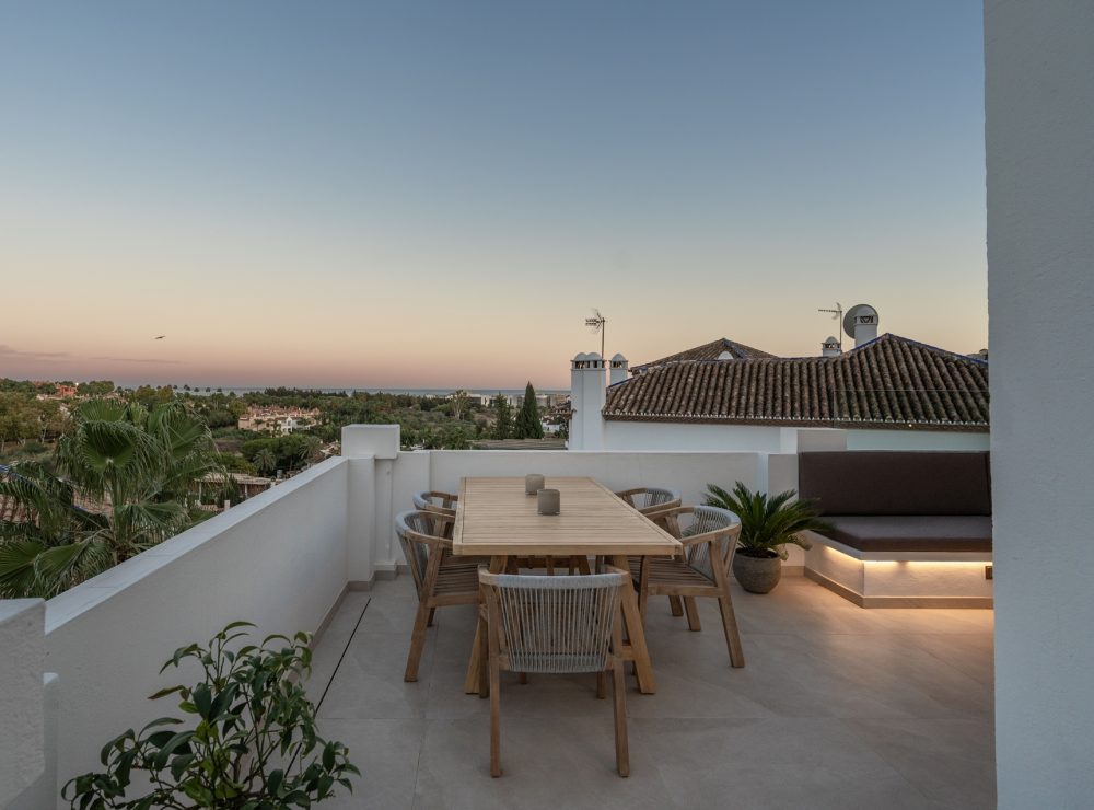 Las Lolas 16 duplex penthouse  Nueva Andalucia Marbella