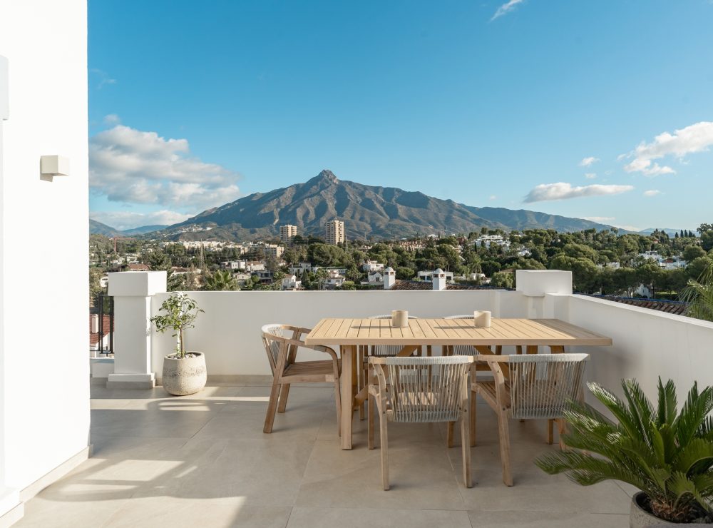 Las Lolas 16 duplex penthouse  Nueva Andalucia Marbella