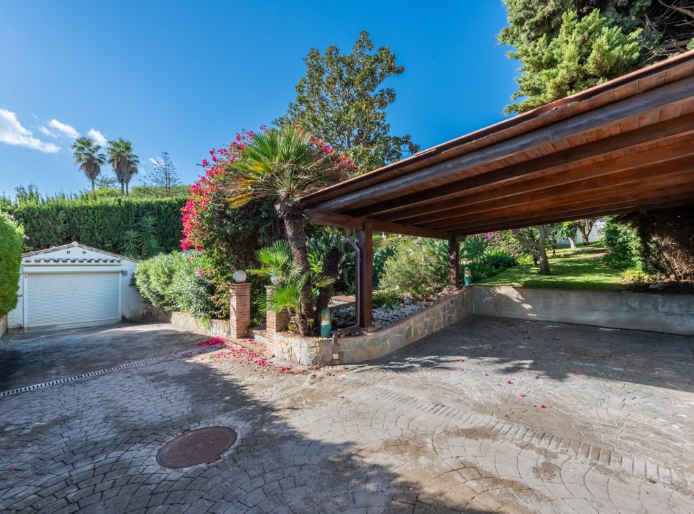 Villa Casa Lonicera Nueva Andalucia Marbella