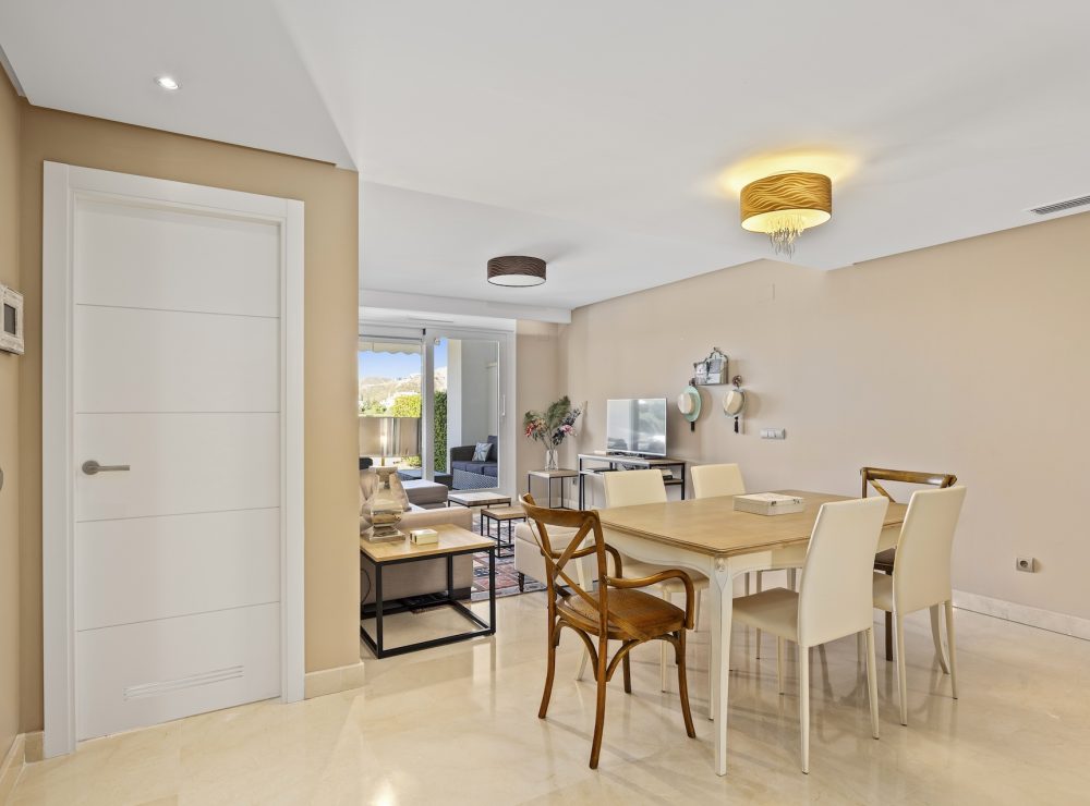Ground floor apartment Los Robles de los Arqueros Benahavis Marbella