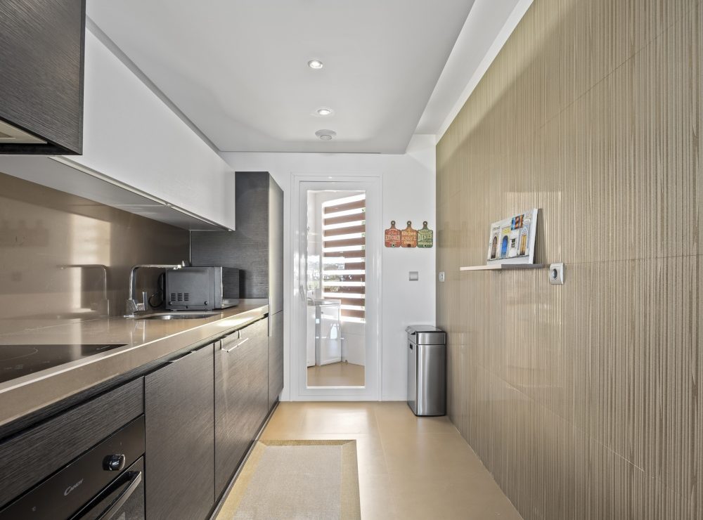 Ground floor apartment Los Robles de los Arqueros Benahavis Marbella