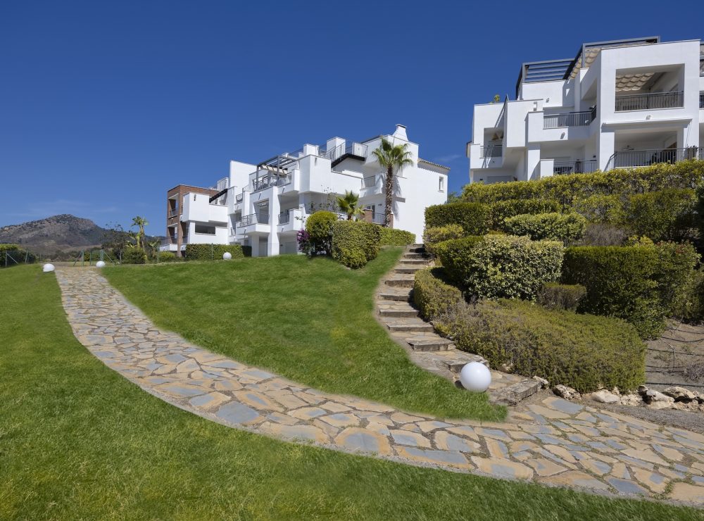 Ground floor apartment Los Robles de los Arqueros Benahavis Marbella