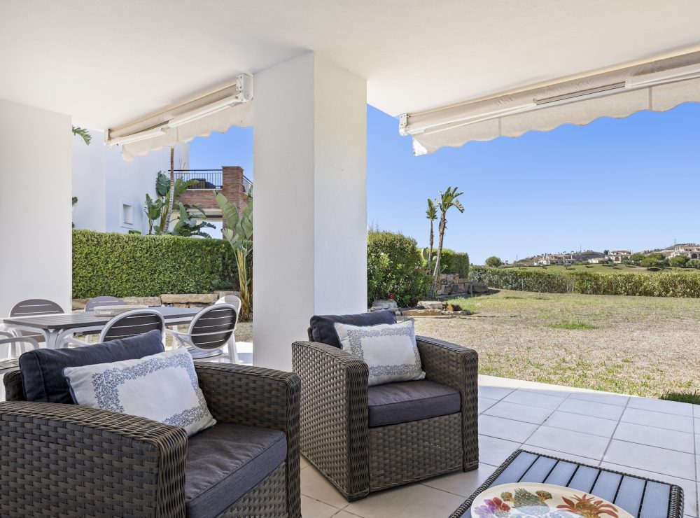 Ground floor apartment Los Robles de los Arqueros Benahavis Marbella