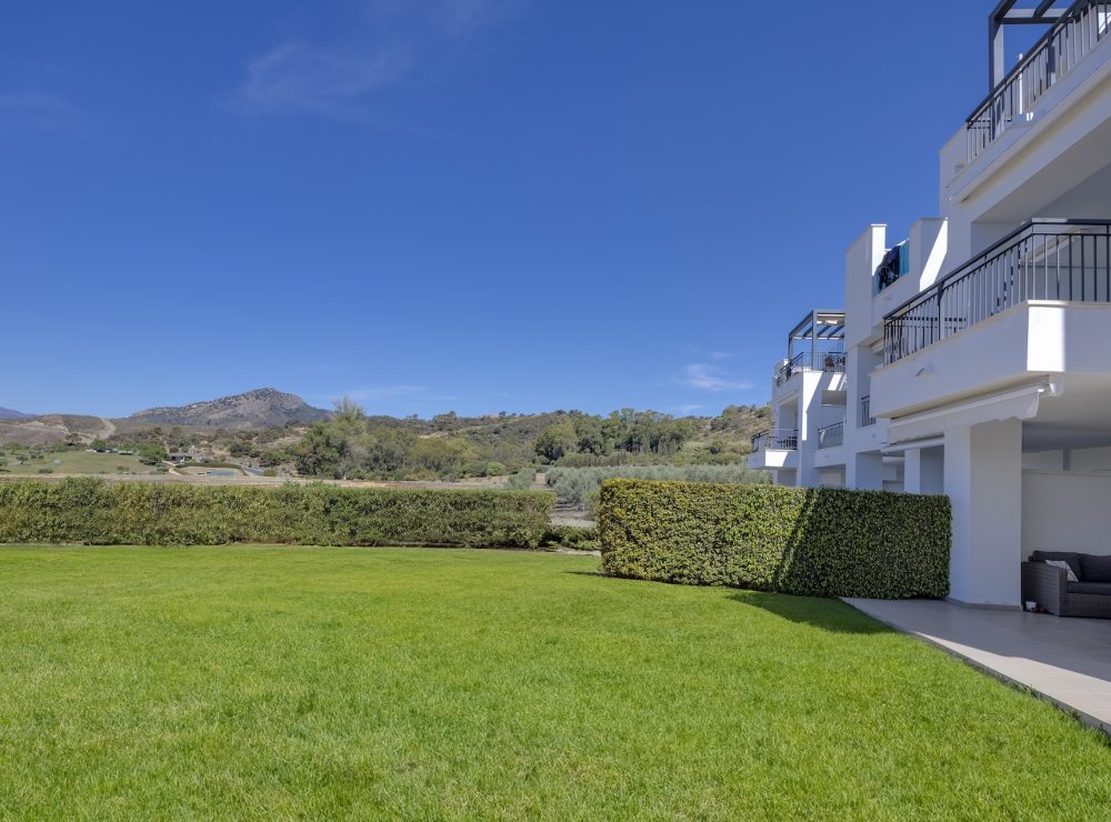 Ground floor apartment Los Robles de los Arqueros Benahavis Marbella