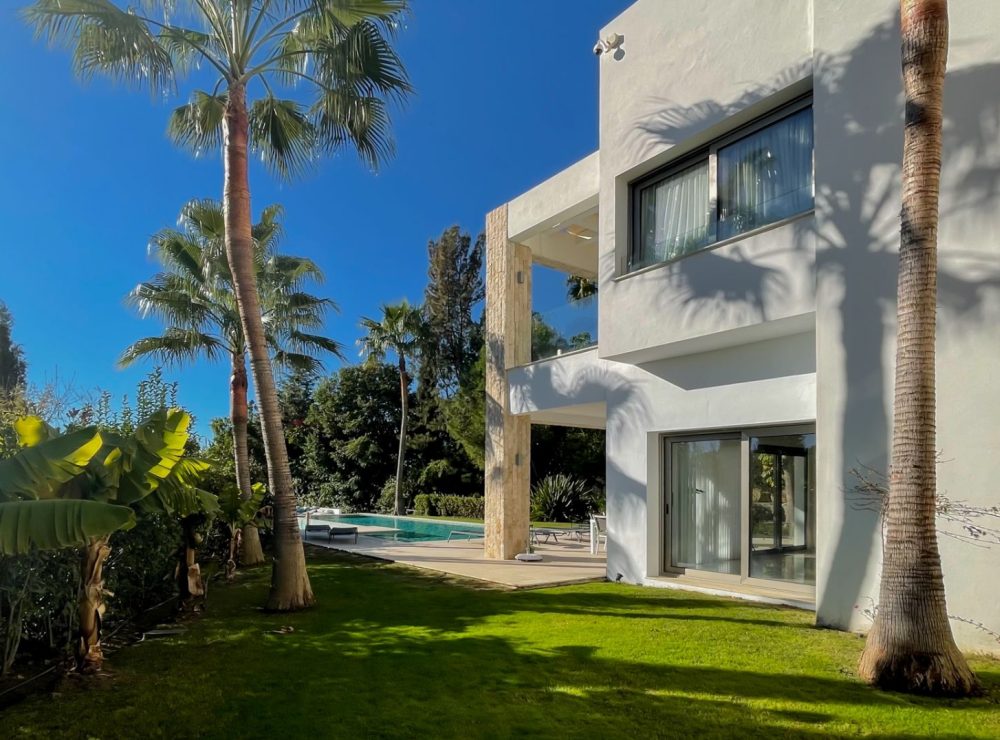 Casa Blanca villa for sale paraiso alto benahavis marbella