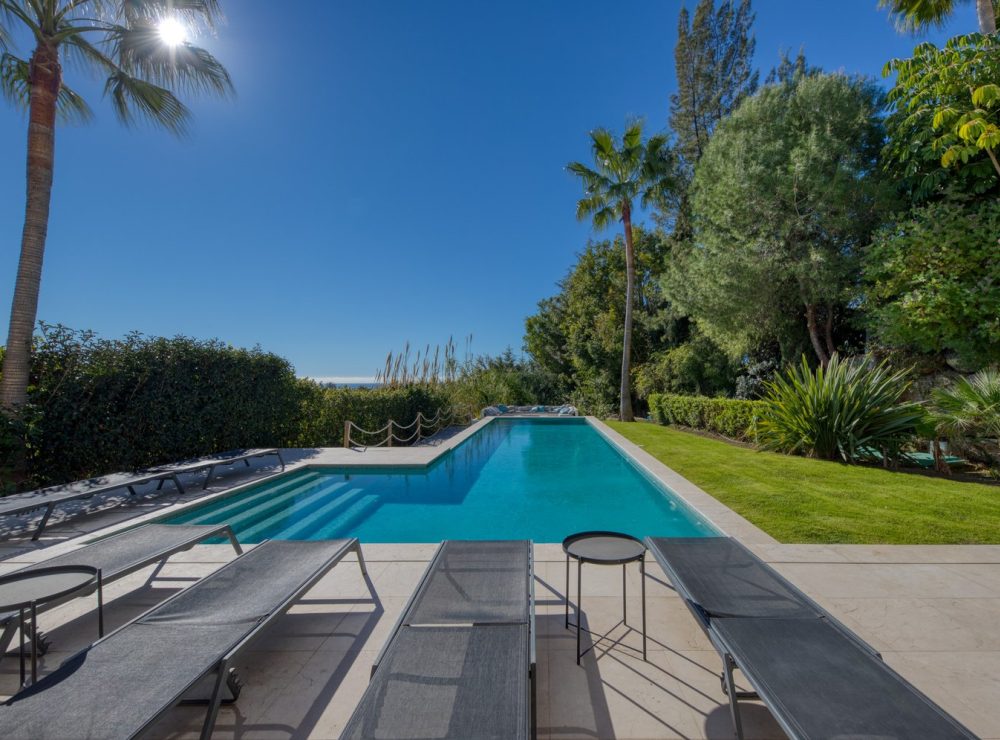 Casa Blanca villa for sale paraiso alto benahavis marbella