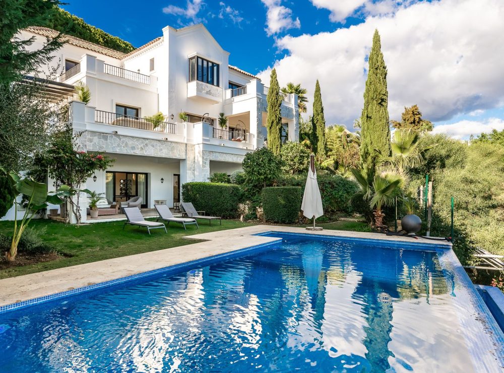 Villa Andaluza for sale paraiso alto benahavis marbella