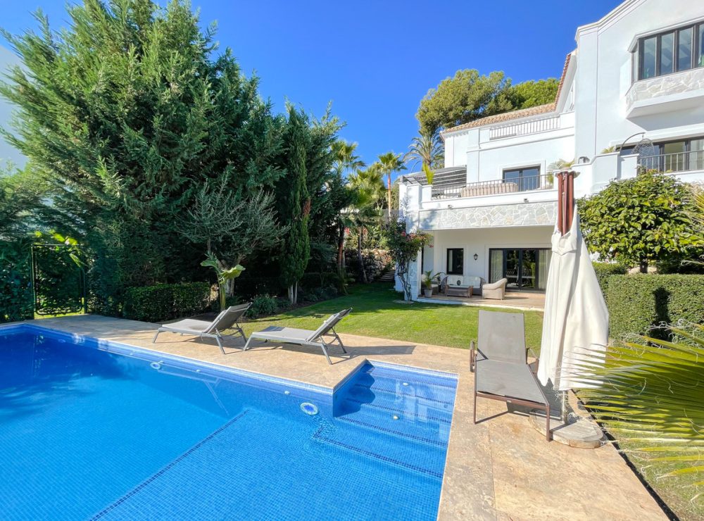 Villa Andaluza for sale paraiso alto benahavis marbella