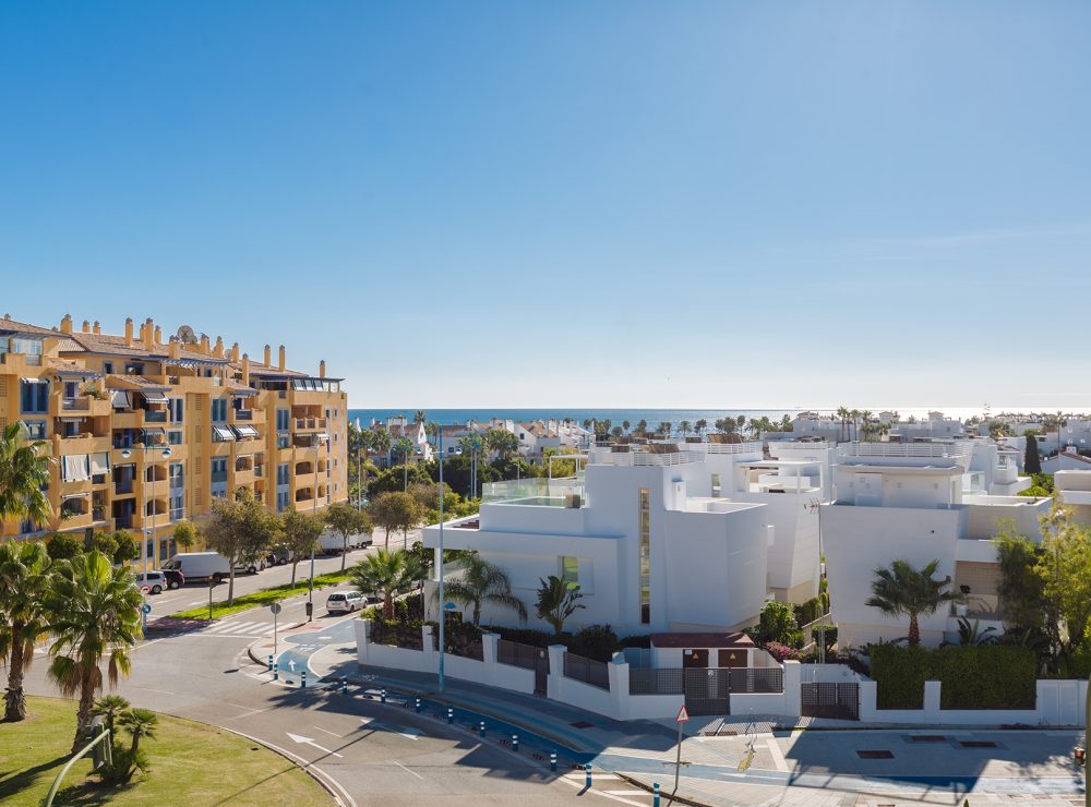 Penthouse San Pedro de Alcantara beachside Marbella sea views