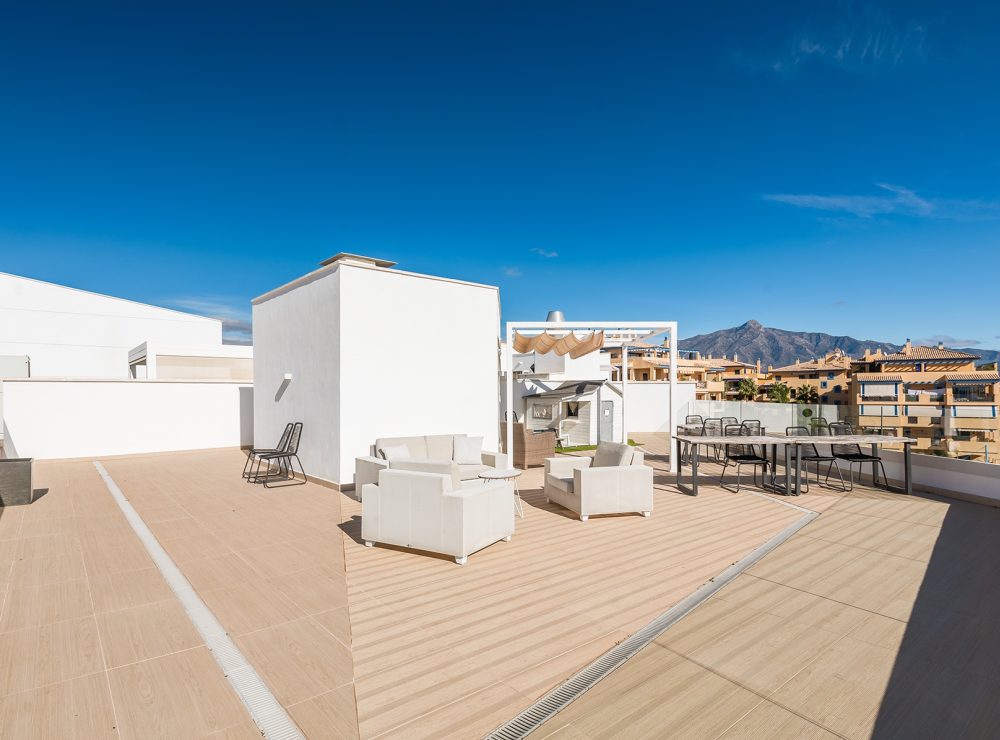 Penthouse San Pedro de Alcantara beachside Marbella sea views