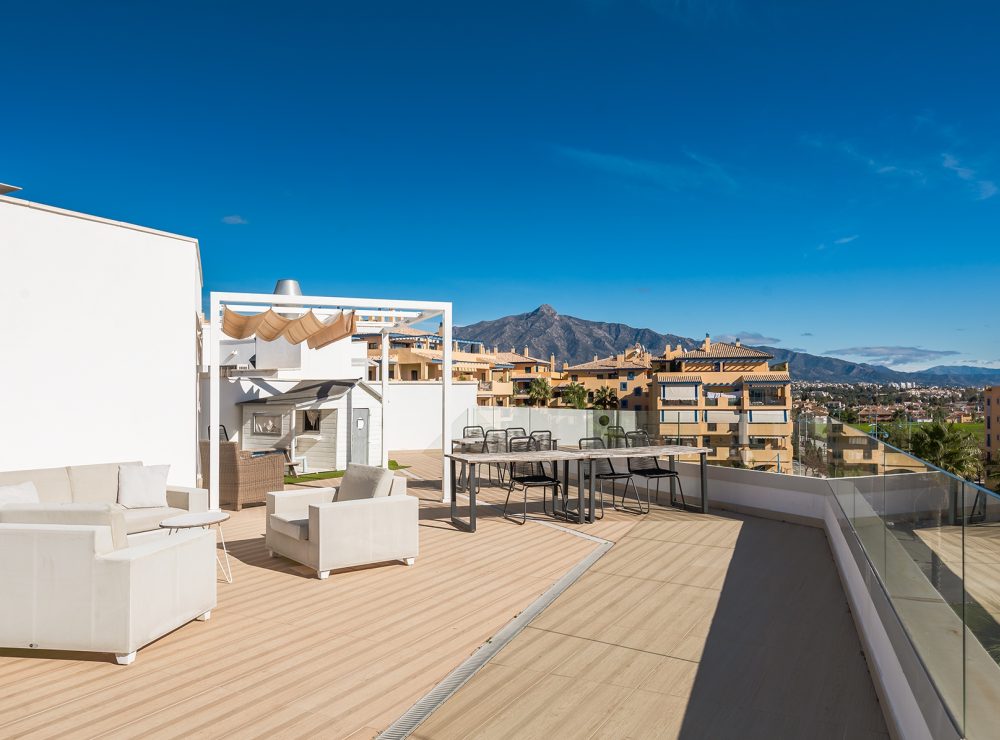 Penthouse San Pedro de Alcantara beachside Marbella sea views