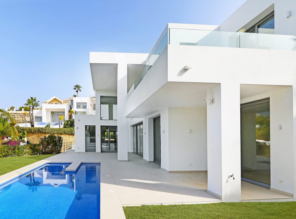 Contemporary villa for sale puerto del0capitan benahavis marbella